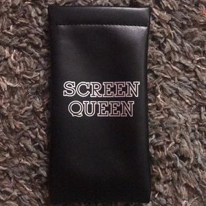 Screen queen phone/card holder
